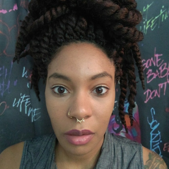 Meet your Posher, Zipporah - Picture 4 of 4